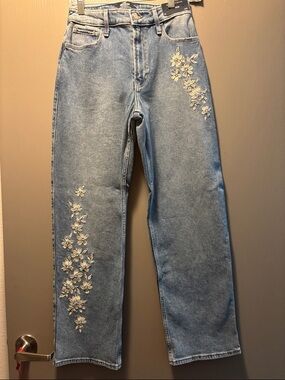 NWT HOLLISTER Floral Dad Jean